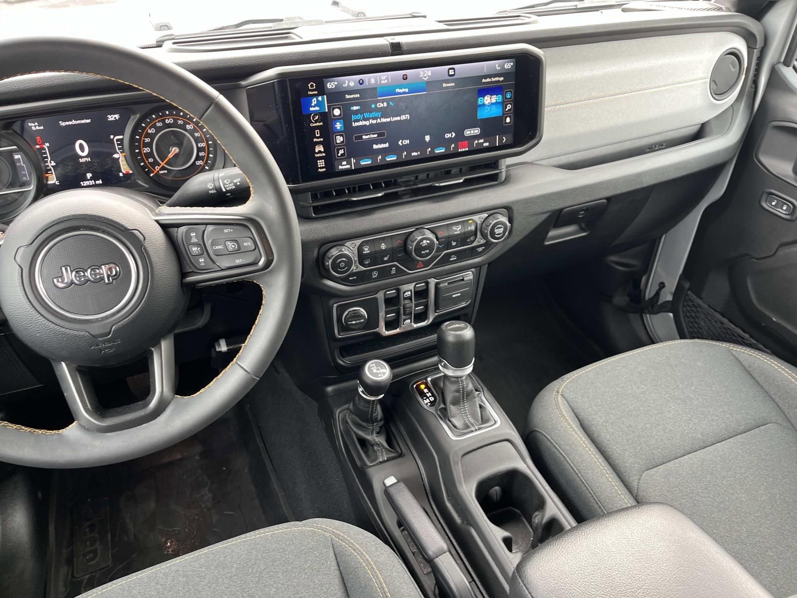 Used 2024 Jeep Gladiator Sport AWD/4WD image 14