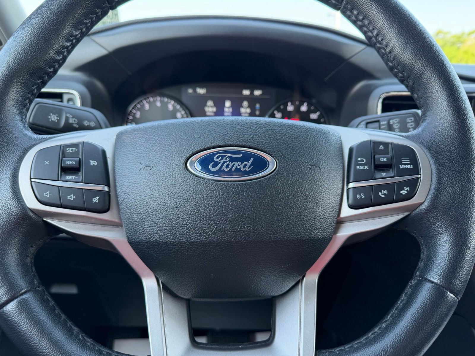 Used 2024 Ford Explorer XLT w/ Equipment Group 202A RWD image 20