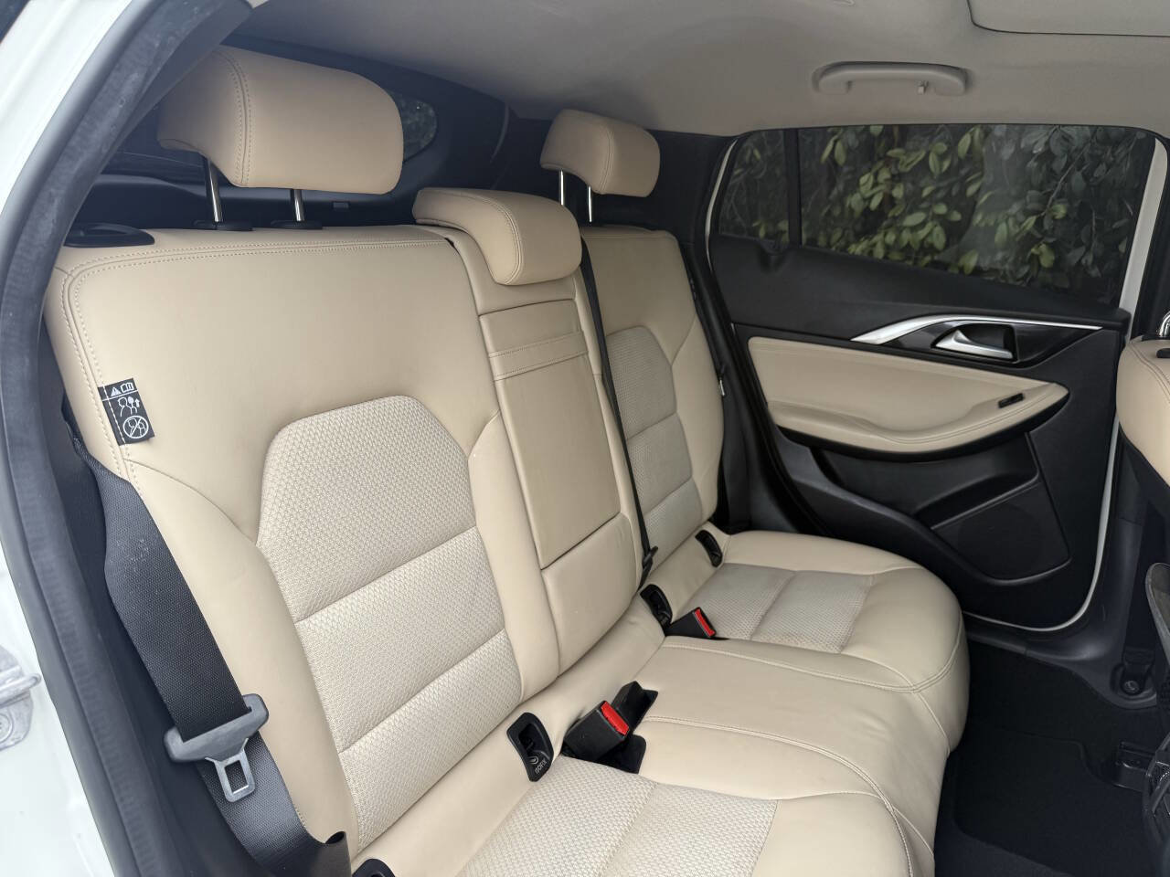 Used 2019 INFINITI QX30 Premium w/ Navigation Package image 13