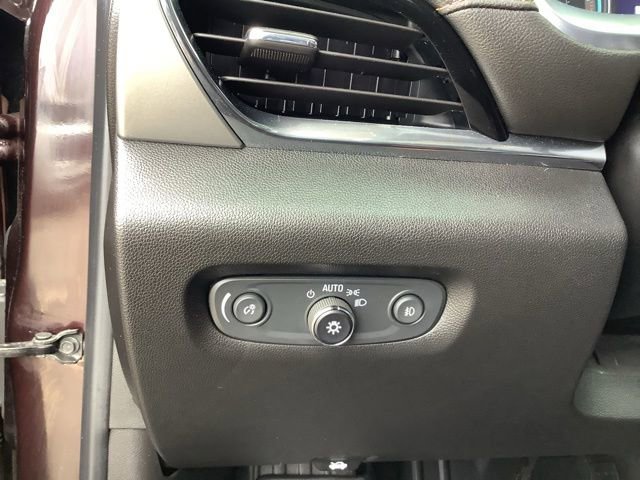 Used 2020 Chevrolet Traverse LT w/ LT Premium Package FWD image 26