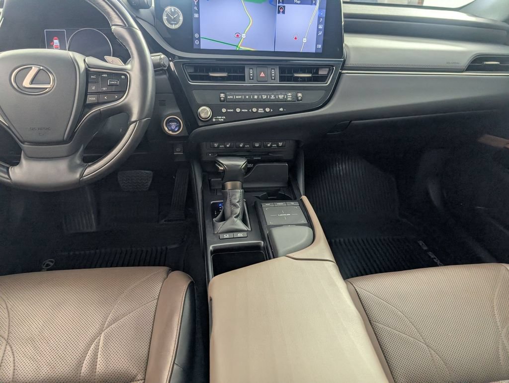 Used 2022 Lexus ES 300h Ultra Luxury w/ Protection Package (P3) FWD image 25