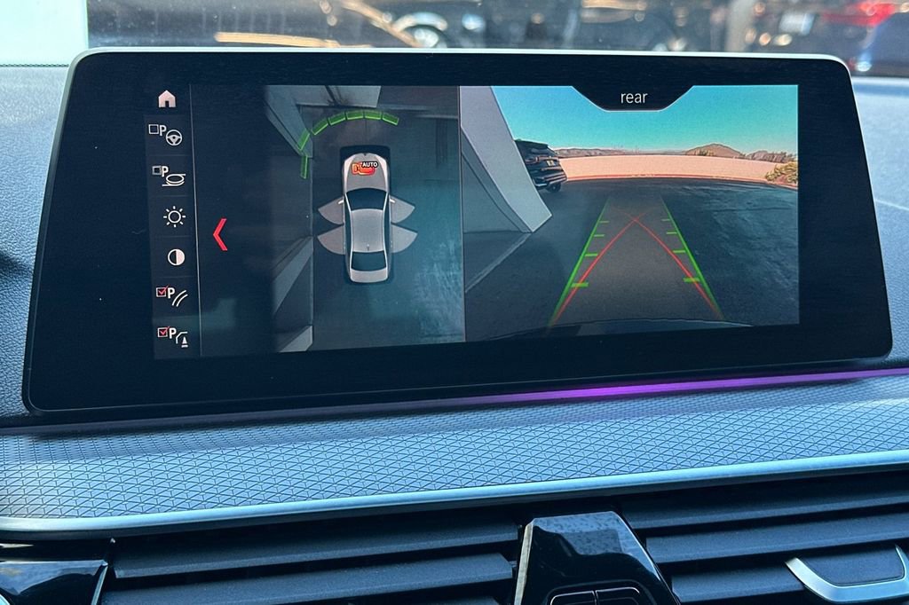 Used 2019 BMW 530e w/ M Sport Package image 22