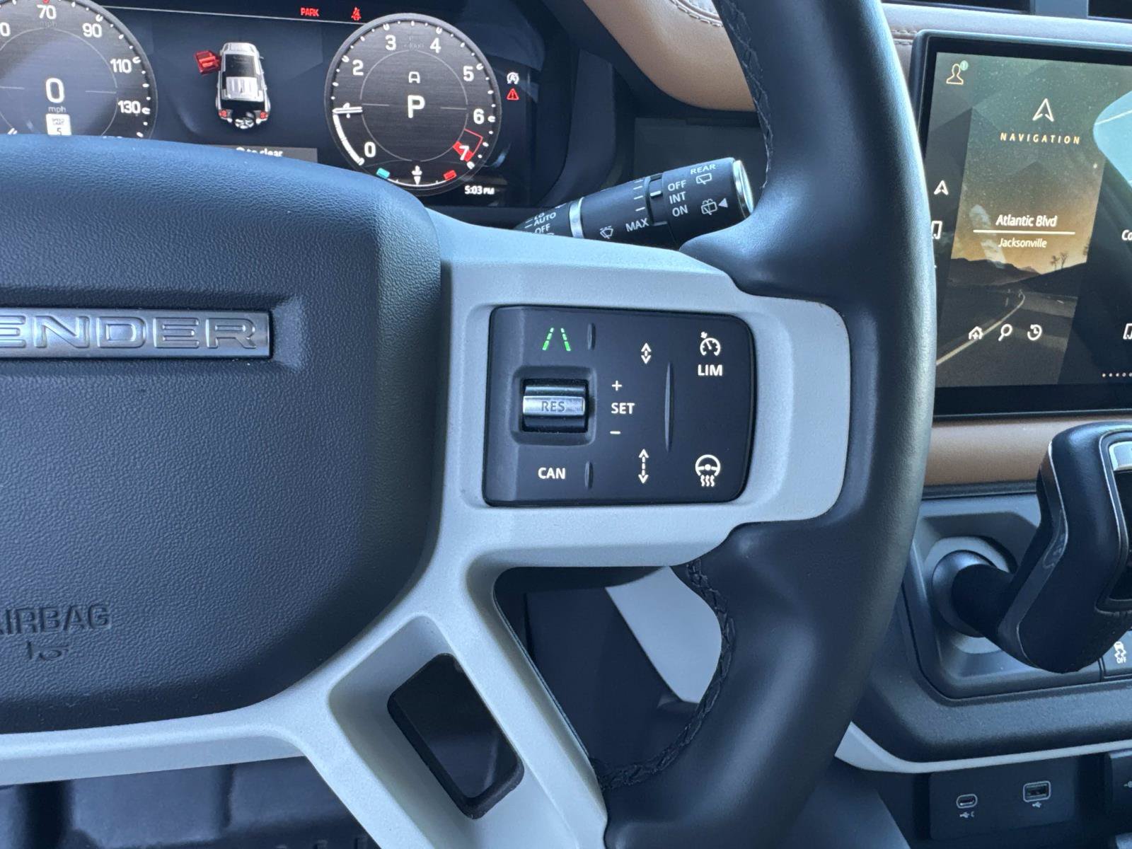 Certified 2024 Land Rover Defender 110 SE AWD/4WD image 29