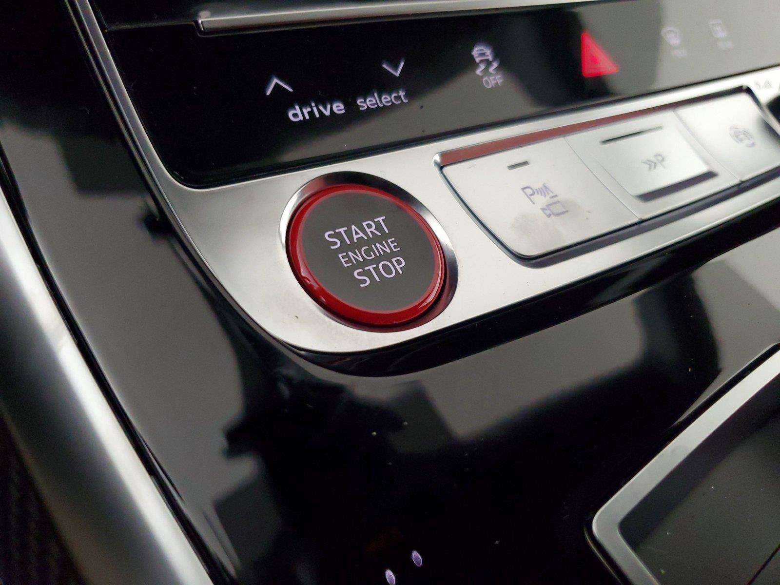 New 2026 Audi SQ8 Prestige AWD/4WD image 33