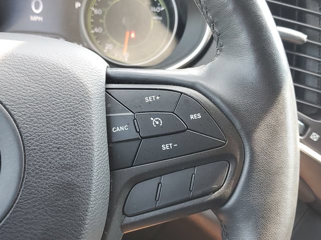Used 2019 Jeep Cherokee Trailhawk w/ Comfort & Convenience Group AWD/4WD image 24