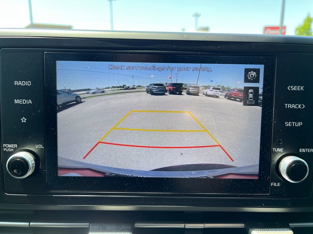 Used 2022 Kia Carnival LX FWD image 26