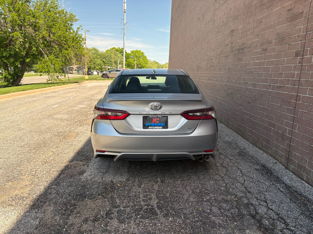 Used 2024 Toyota Camry SE FWD image 5
