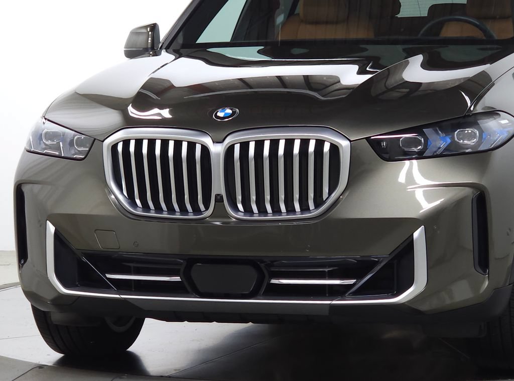 Used 2026 BMW X5 xDrive40i w/ Premium Package AWD/4WD image 4