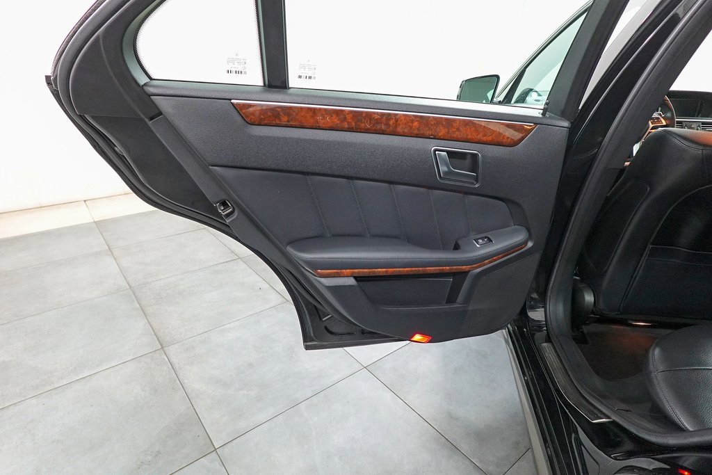 Used 2013 Mercedes-Benz E 350 4MATIC Sedan image 21