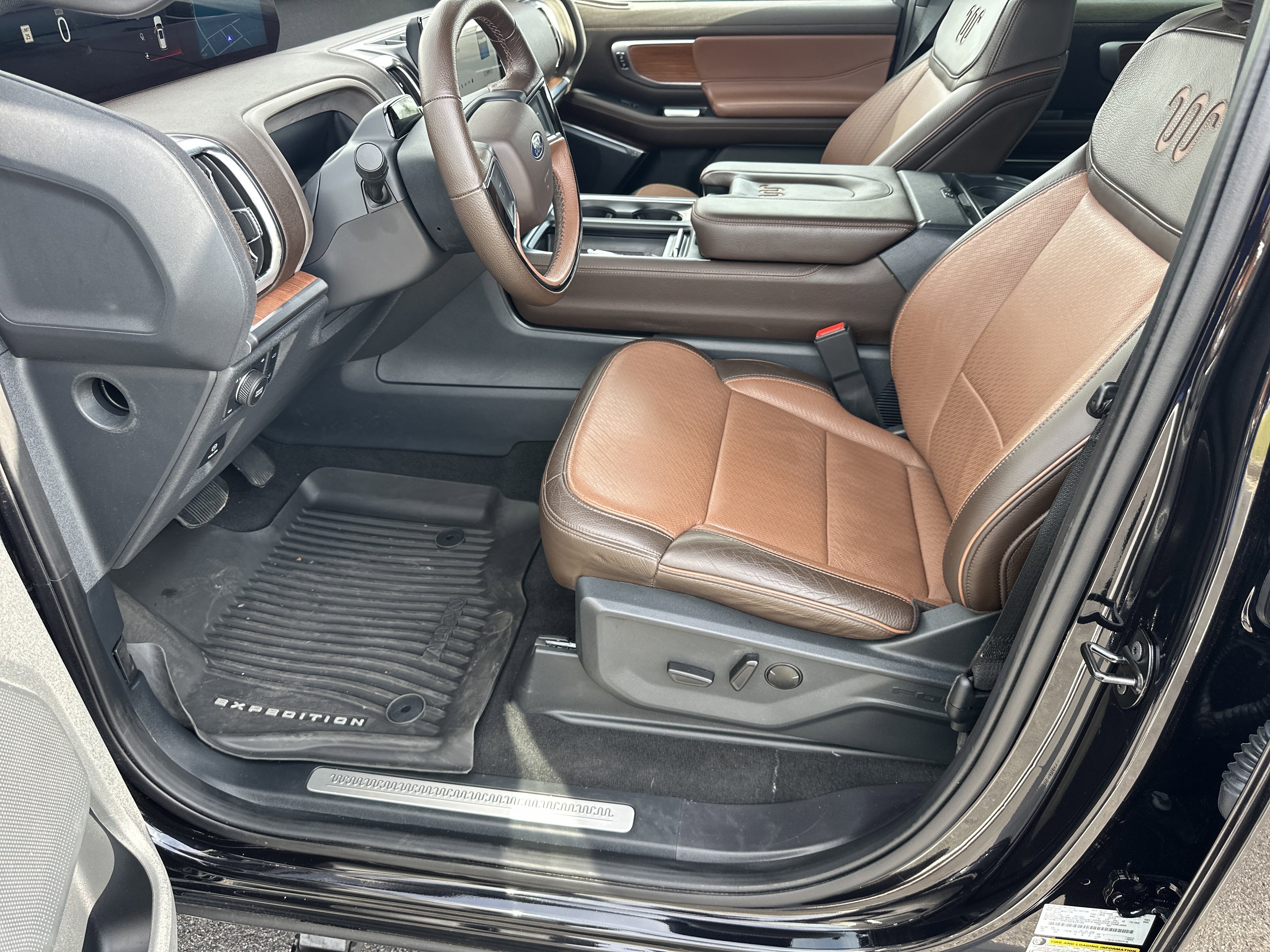 Used 2025 Ford Expedition King Ranch image 10