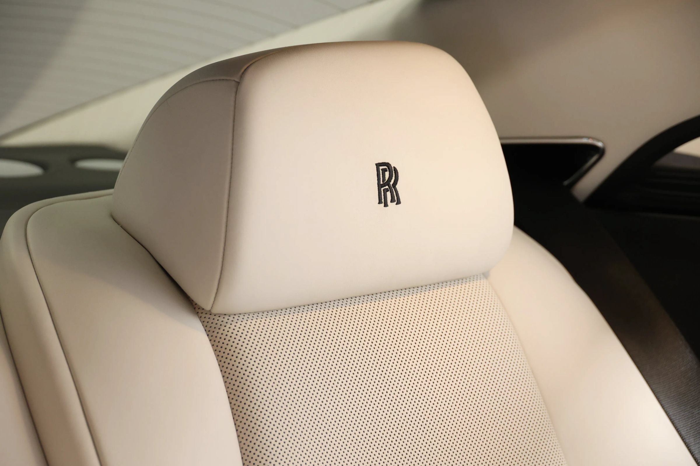 Used 2017 Rolls-Royce Wraith RWD image 94