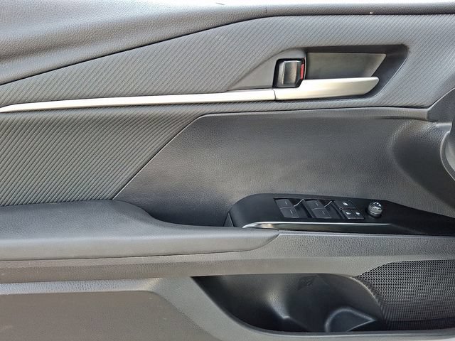 Used 2025 Toyota Camry SE FWD image 12