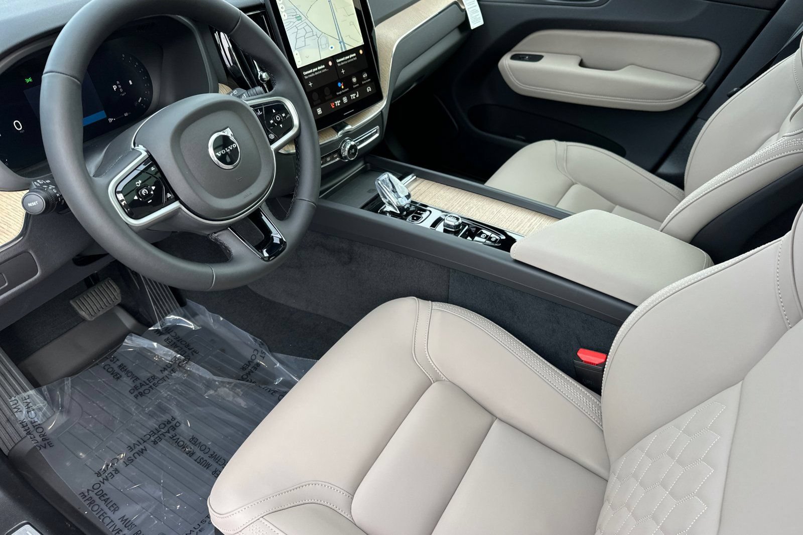 Used 2026 Volvo XC60 B5 Plus w/ Protection Package Premier AWD/4WD image 9