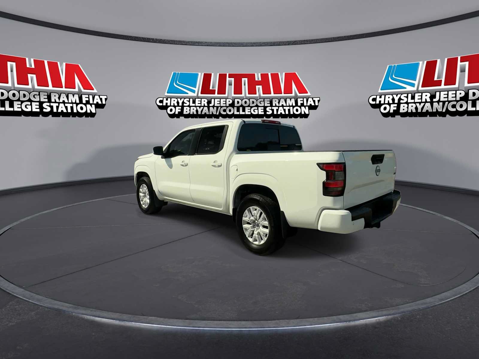 Used 2024 Nissan Frontier SV w/ SV Convenience Package RWD image 6