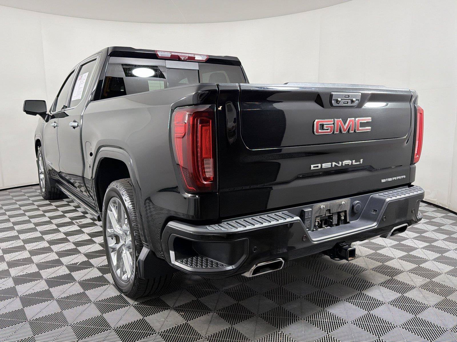 Used 2023 GMC Sierra 1500 Denali w/ Denali Reserve Package AWD/4WD image 4