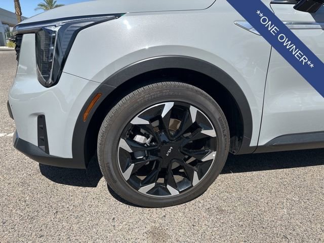 Used 2024 Kia Sorento EX w/ Panoramic Sunroof Package FWD image 2