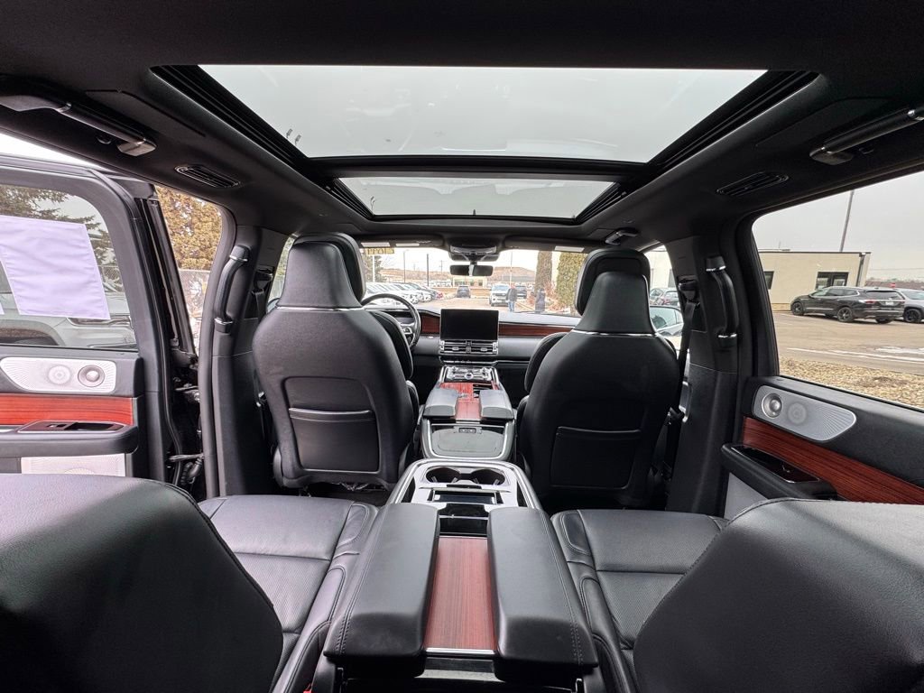 Used 2024 Lincoln Navigator Reserve w/ Equipment Group 201A image 34