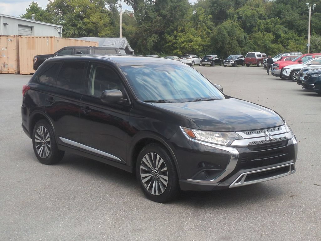 Used 2020 Mitsubishi Outlander ES FWD image 3
