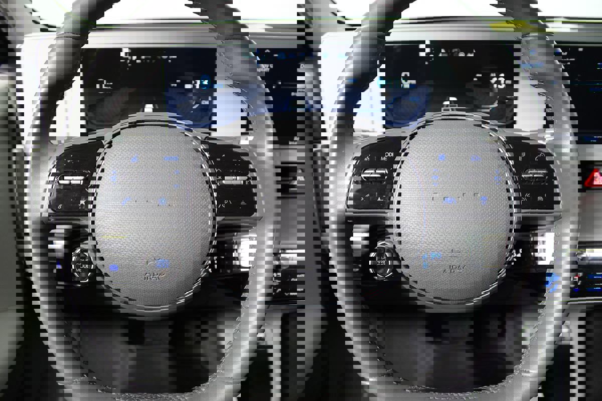 Used 2024 Hyundai Ioniq 5 SE image 12