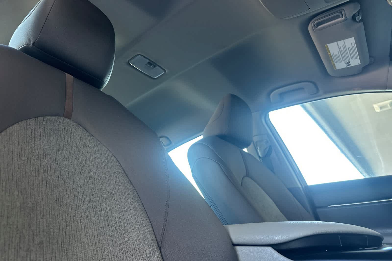 Used 2018 Toyota Camry FWD image 16