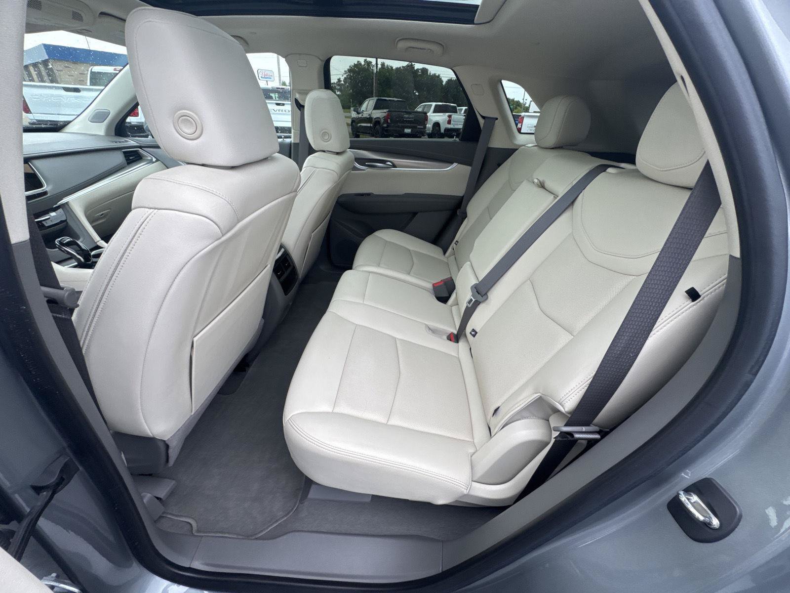 Used 2023 Cadillac XT5 Premium Luxury w/ Technology Package AWD/4WD image 10