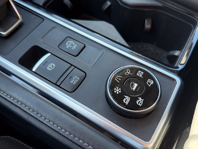 Used 2023 Nissan Pathfinder SL AWD/4WD image 28