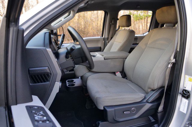 Used 2019 Ford F350 XLT w/ XLT Premium Package image 3