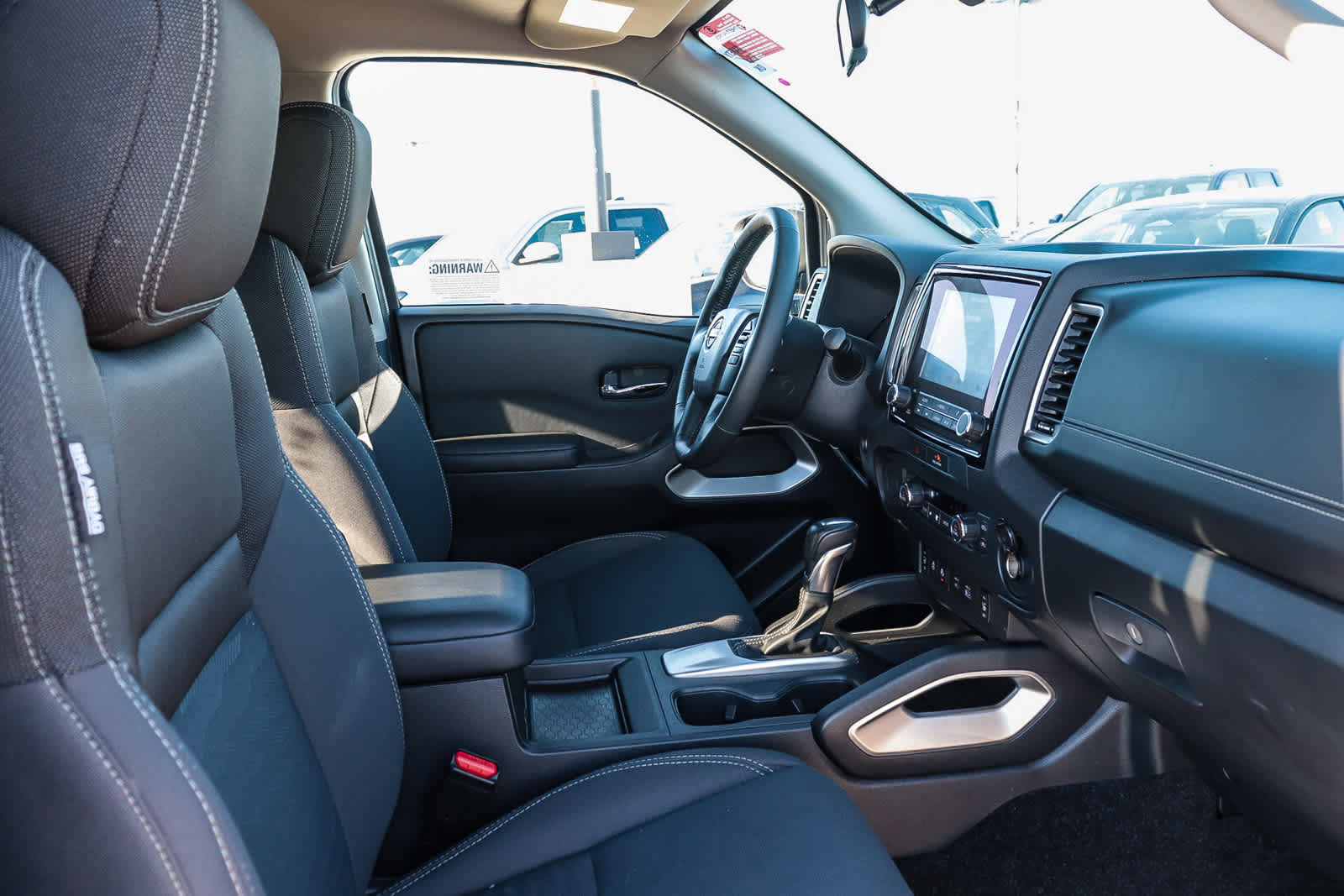 Used 2023 Nissan Frontier SV w/ SV Convenience Package image 15