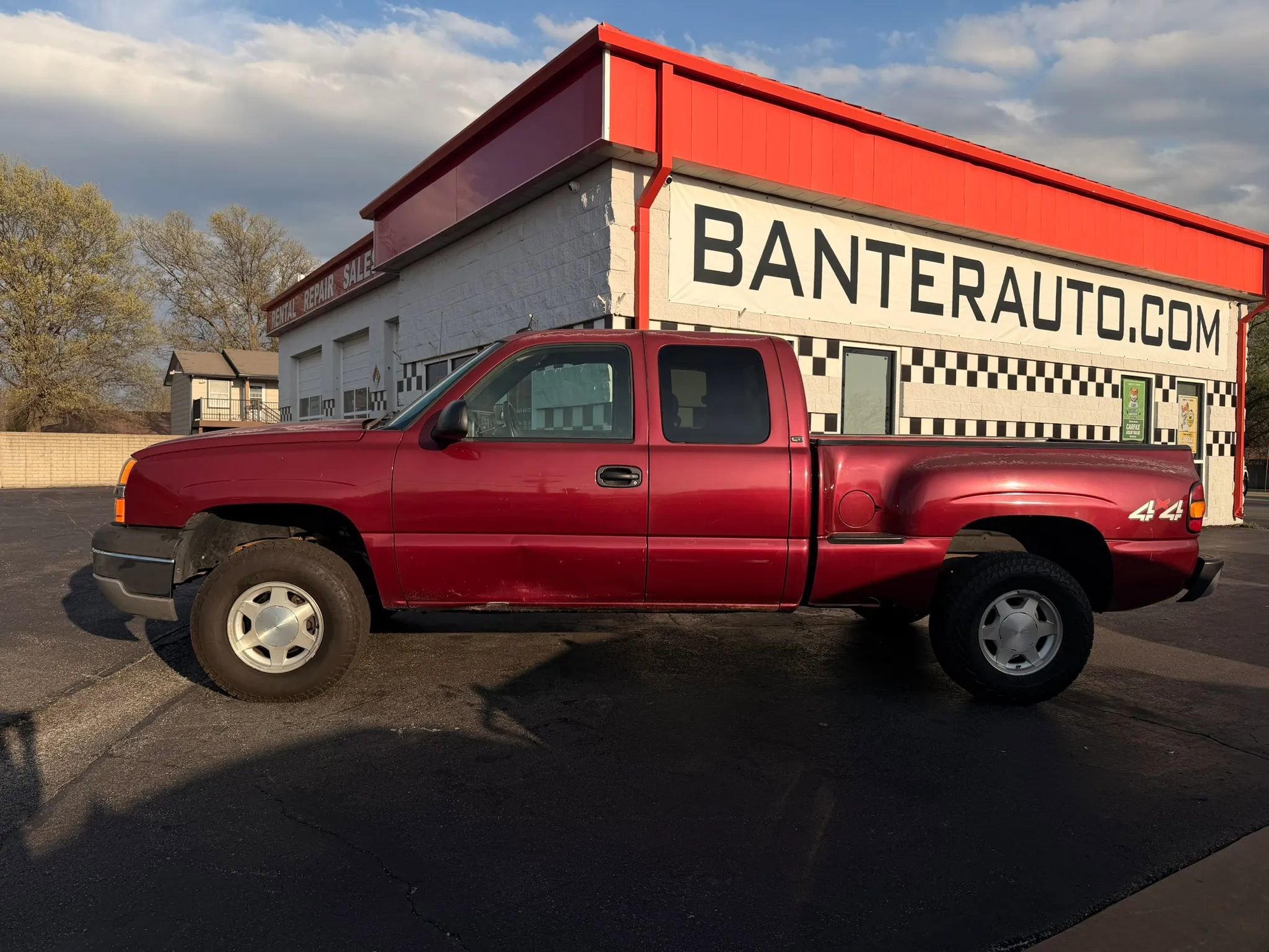 Used 2004 Chevrolet Silverado 1500 LT w/ Light Duty Power Package image 2