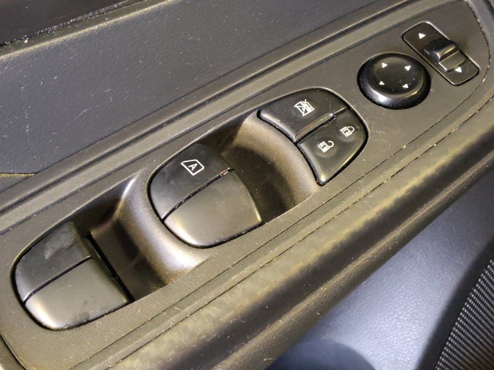 Used 2022 Nissan Versa S FWD image 27