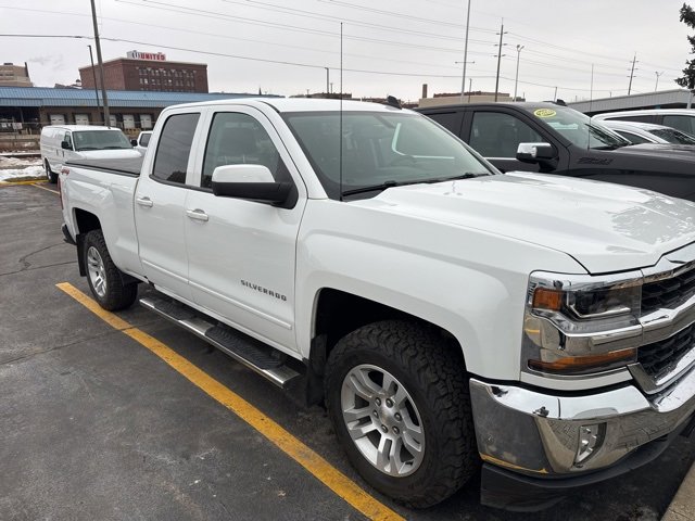 Used 2019 Chevrolet Silverado 1500 LT w/ All Star Edition image 3