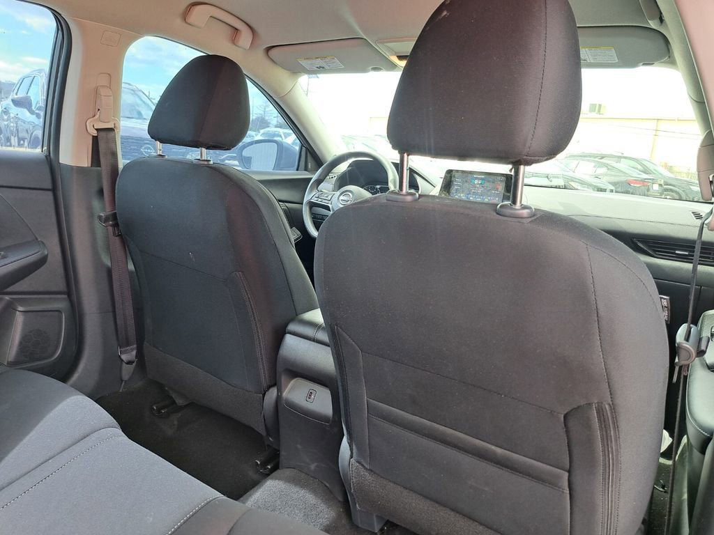 Used 2025 Nissan Sentra SV image 21