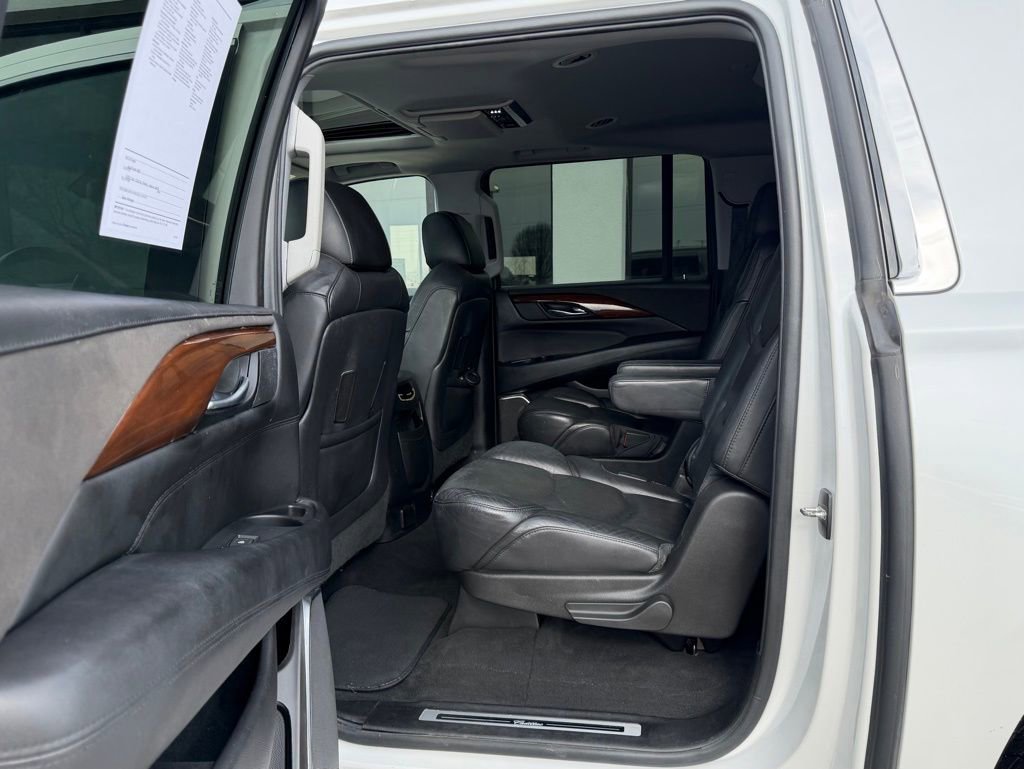 Used 2018 Cadillac Escalade ESV Premium Luxury image 19