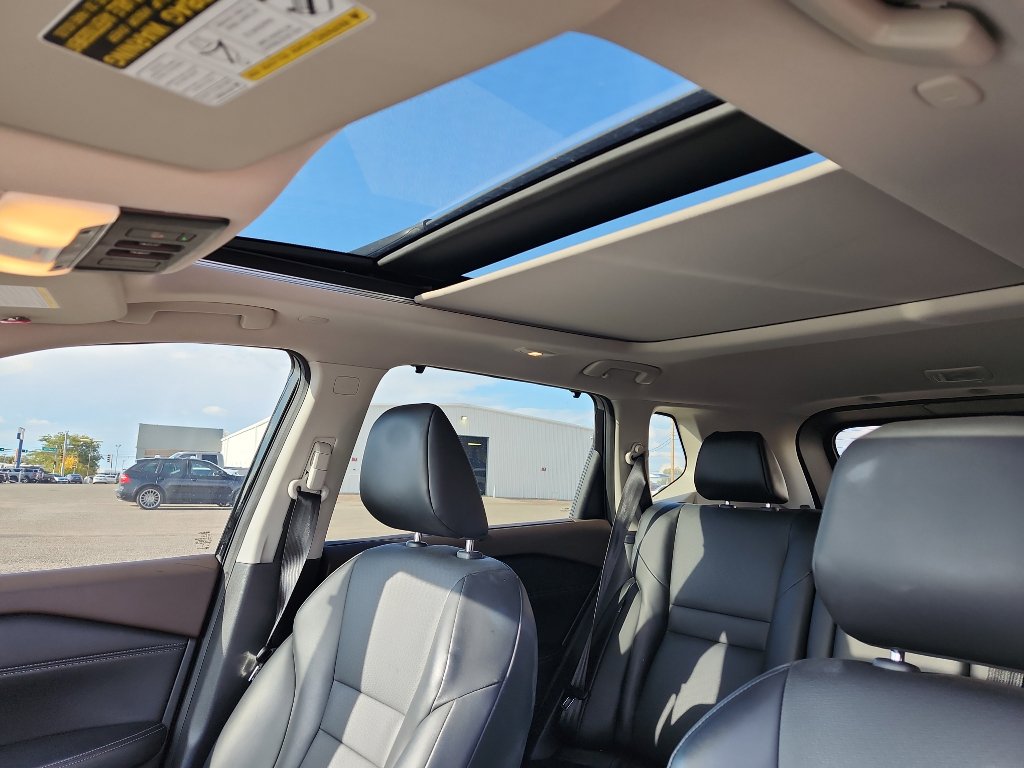 Used 2022 Nissan Rogue SV w/ SV Premium Package image 14