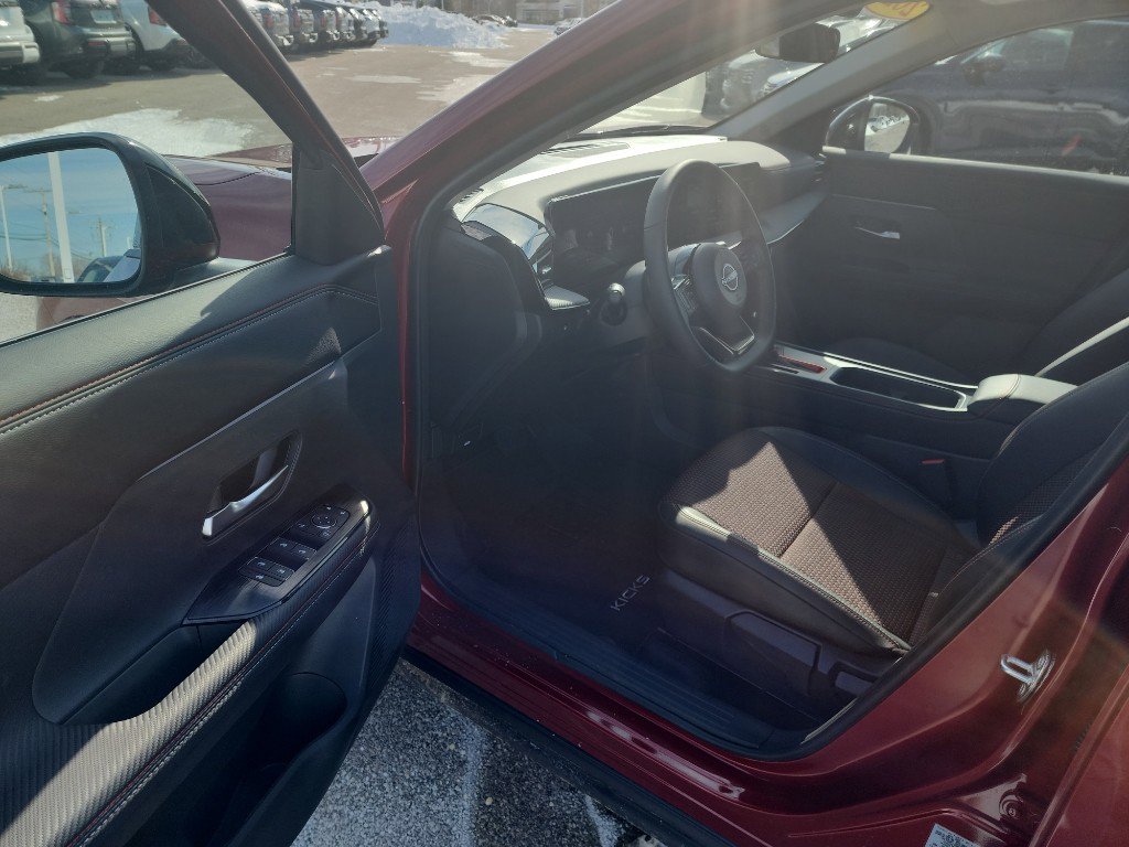 Used 2026 Nissan Kicks SR w/ Cold Weather Package image 11