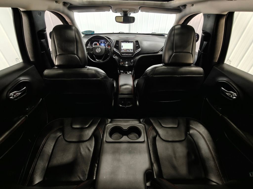 Used 2020 Jeep Cherokee Trailhawk image 33