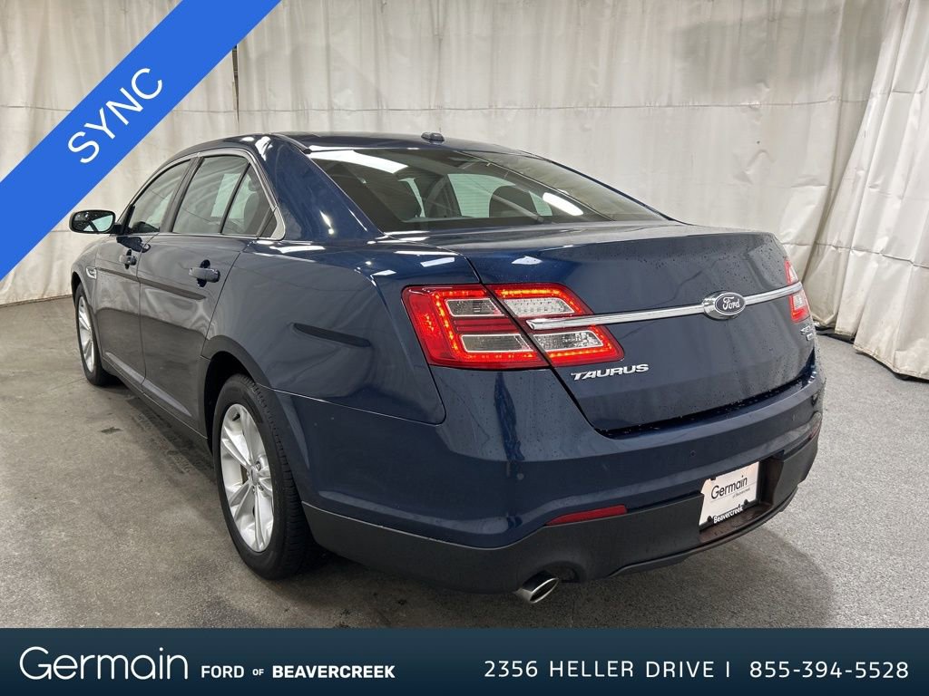 Used 2017 Ford Taurus SEL image 3