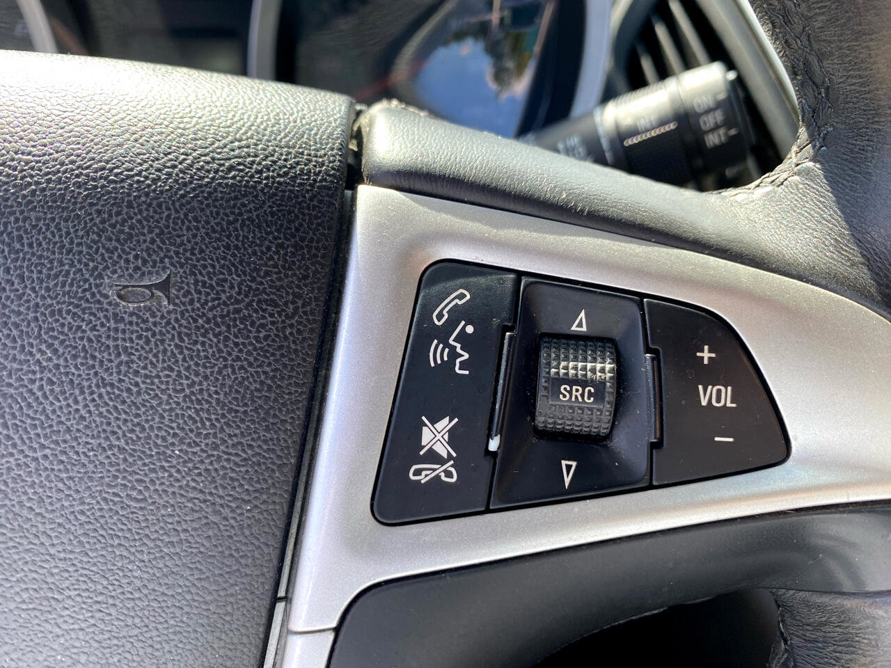 Used 2013 Chevrolet Equinox LT w/ Safety Package image 23