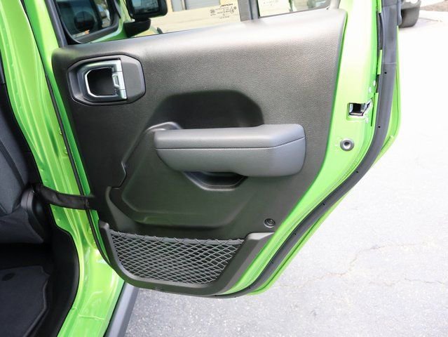 Used 2025 Jeep Gladiator Sport image 15