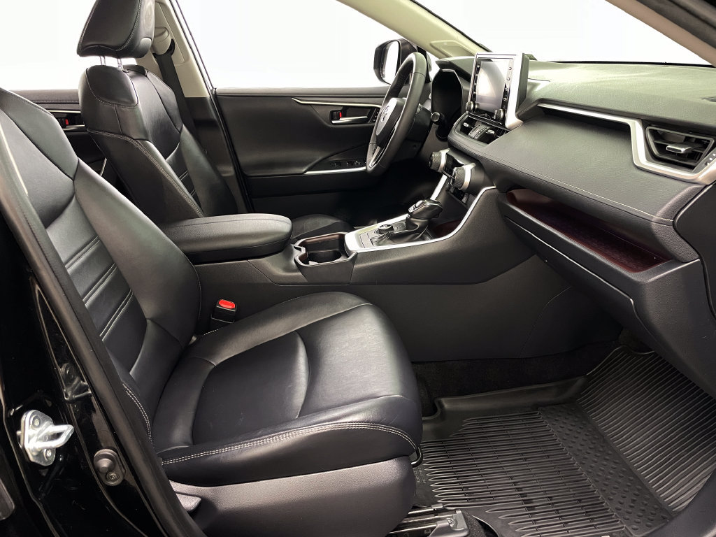 Used 2019 Toyota RAV4 Limited w/ Carpet Mat Package AWD/4WD image 35