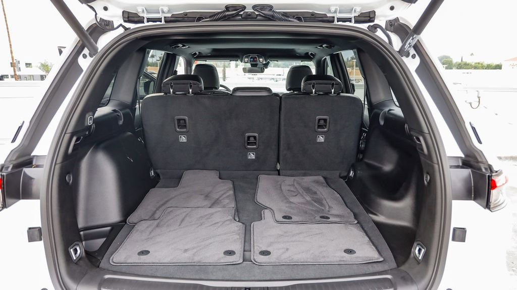 Certified 2025 Jeep Grand Cherokee Altitude image 27