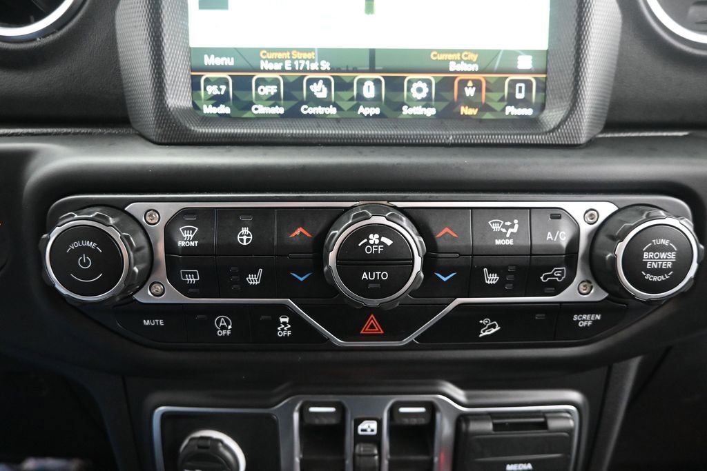 Used 2021 Jeep Wrangler Unlimited Sahara w/ Uconnect 4C Nav & Sound Group AWD/4WD image 22