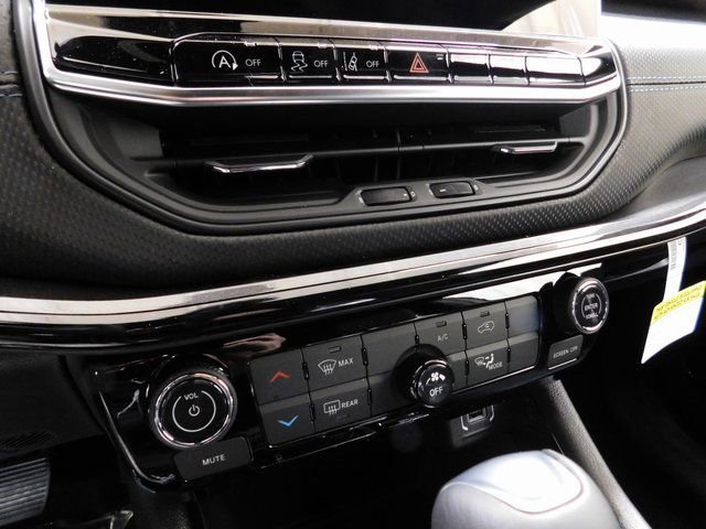 New 2026 Jeep Compass Latitude image 24