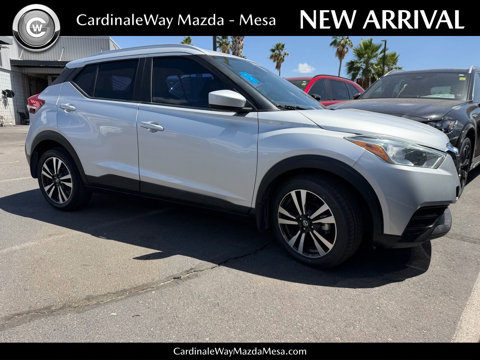Used 2018 Nissan Kicks SV FWD image 1