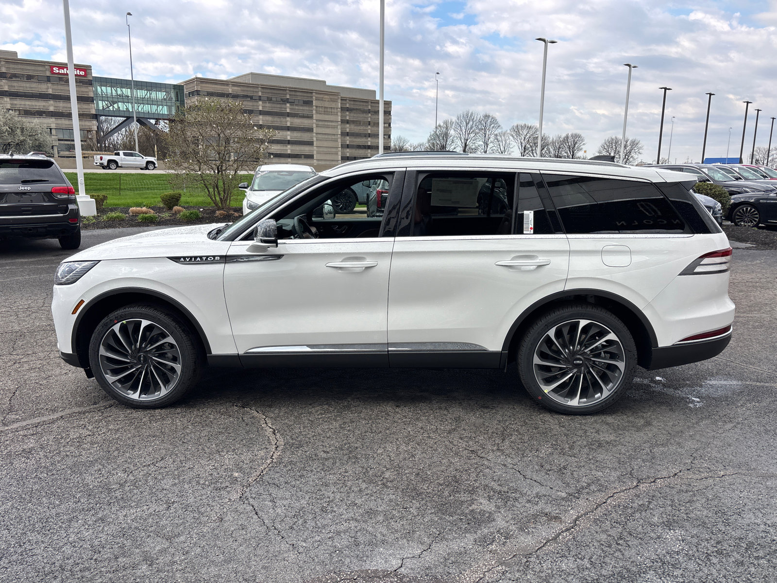 New 2026 Lincoln Aviator Reserve AWD/4WD image 4
