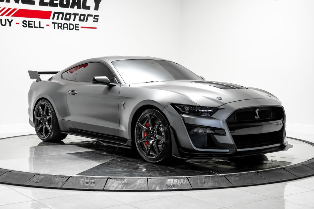 Used 2022 Ford Mustang Shelby GT500 w/ Carbon Fiber Track Pack RWD image 3