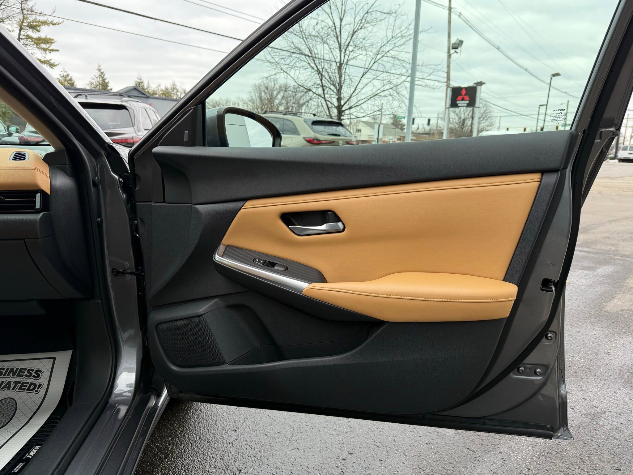 Used 2020 Nissan Sentra SV w/ SV Premium Package image 12