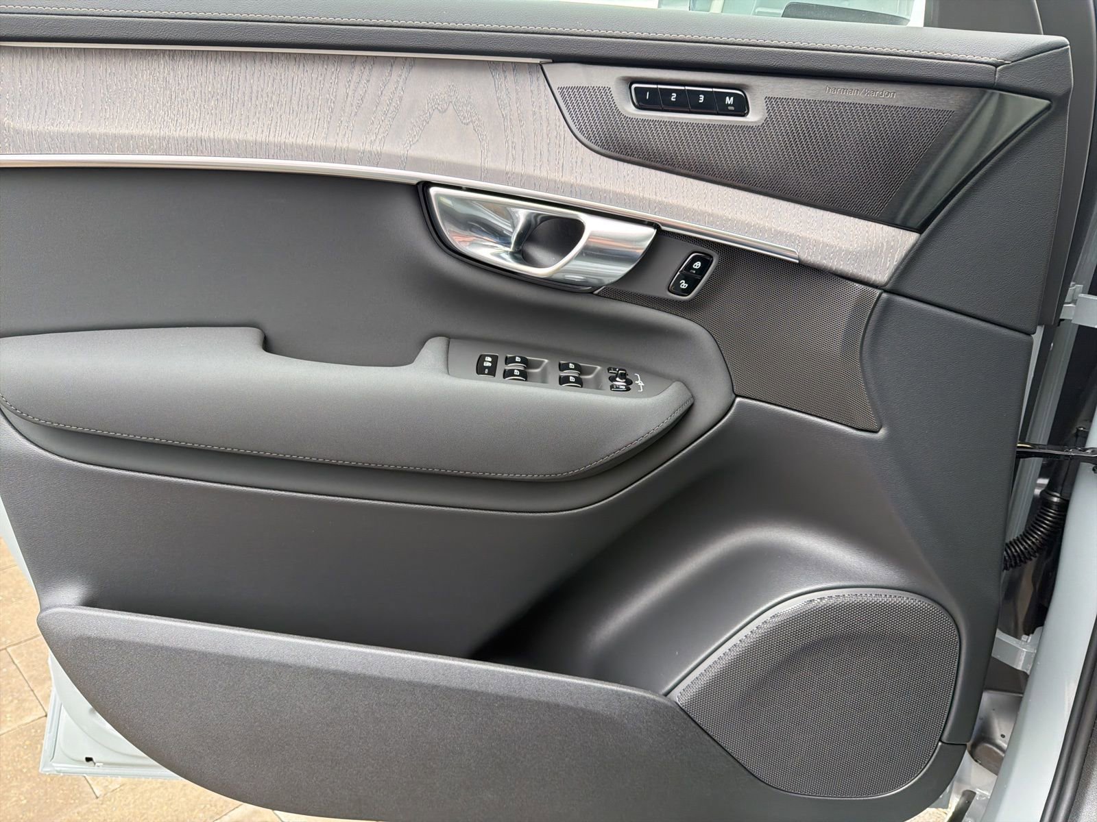New 2026 Volvo XC90 T8 Ultra w/ Protection Package image 47