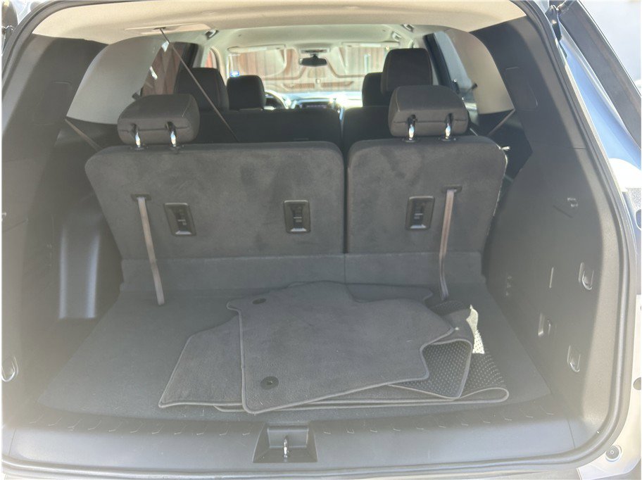 Used 2020 Chevrolet Traverse LS image 11