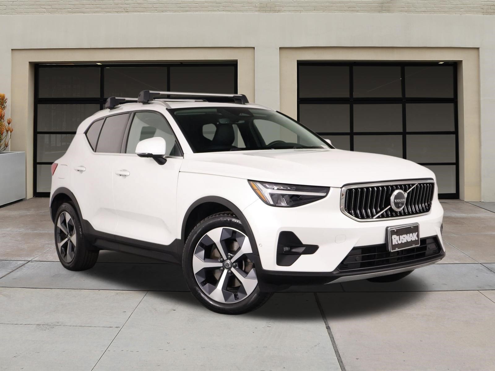 Certified 2023 Volvo XC40 B5 Plus w/ Driver Assist Package AWD/4WD image 34